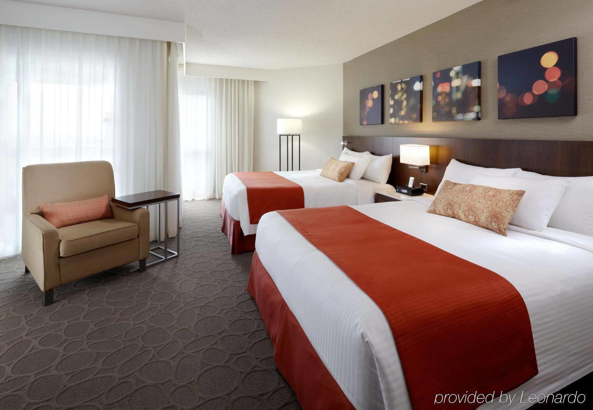 Delta Hotels By Marriott Montreal Room photo